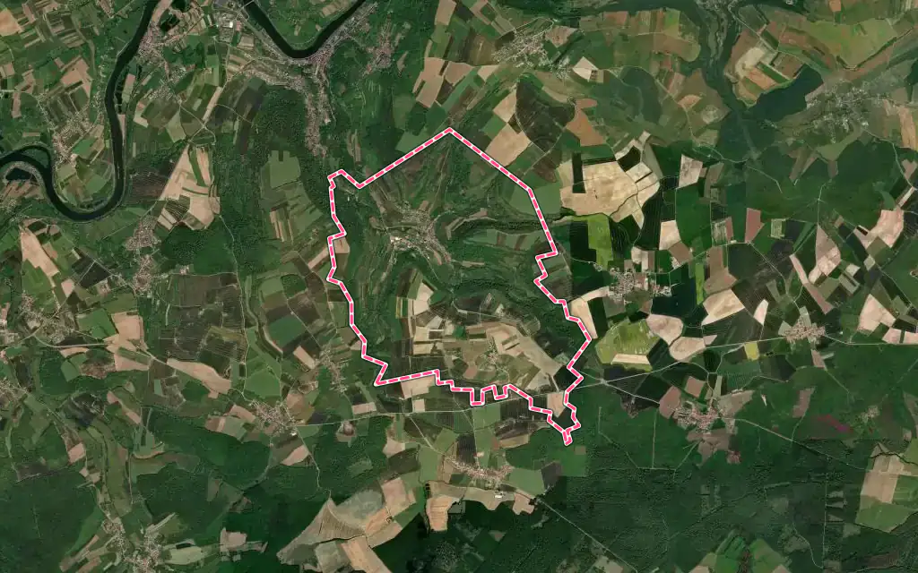 Vue satellite de Montenach avec ses contours administratifs
