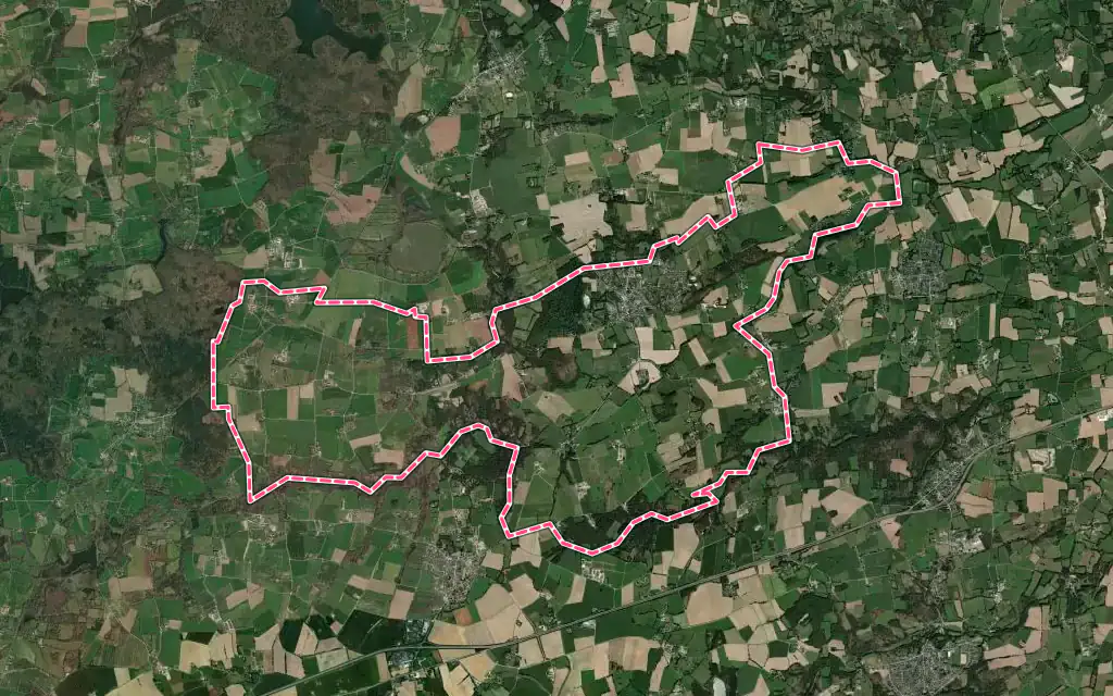 Vue satellite de Monterfil avec ses contours administratifs