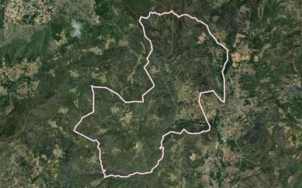 Vista satélite de Monterrei con su contorno administrativo