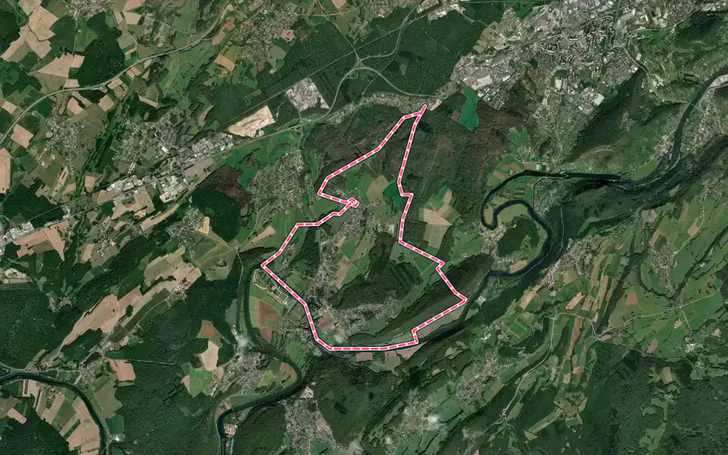 Vue satellite de Montferrand-le-Château avec ses contours administratifs