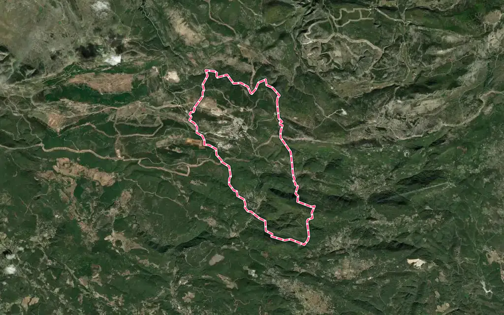 Vue satellite de Montferrat avec ses contours administratifs