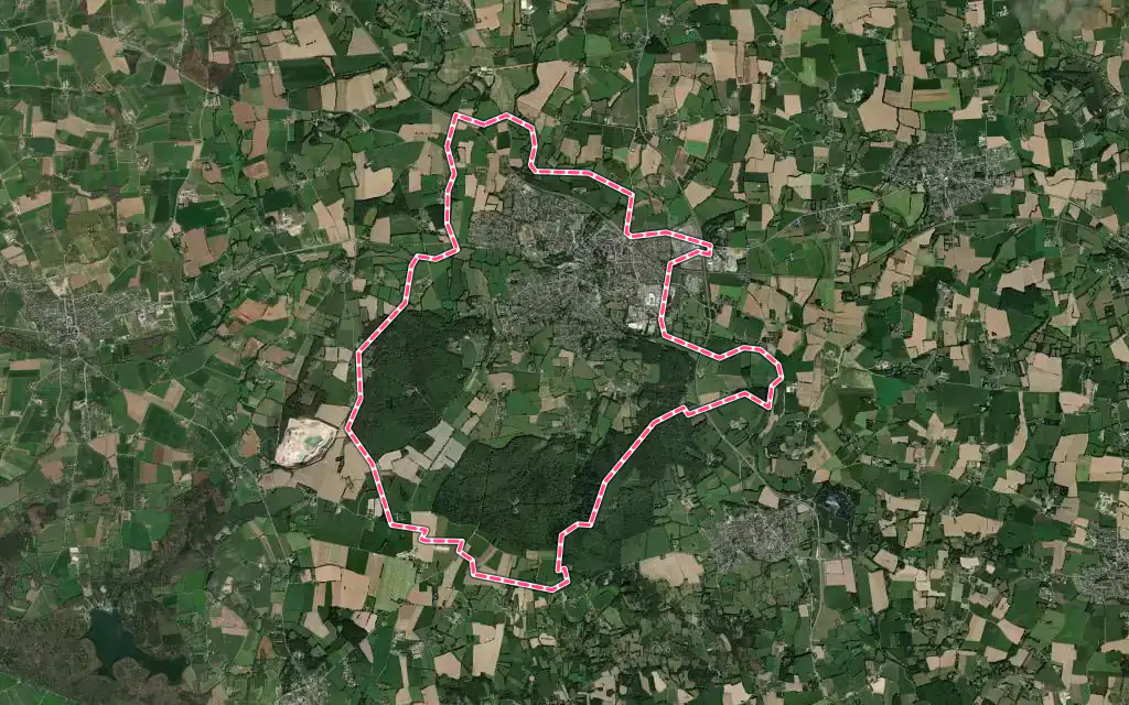 Vue satellite de Montfort-sur-Meu avec ses contours administratifs