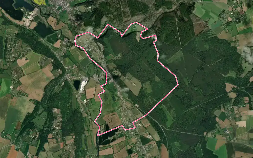 Vue satellite de Montfort-sur-Risle avec ses contours administratifs