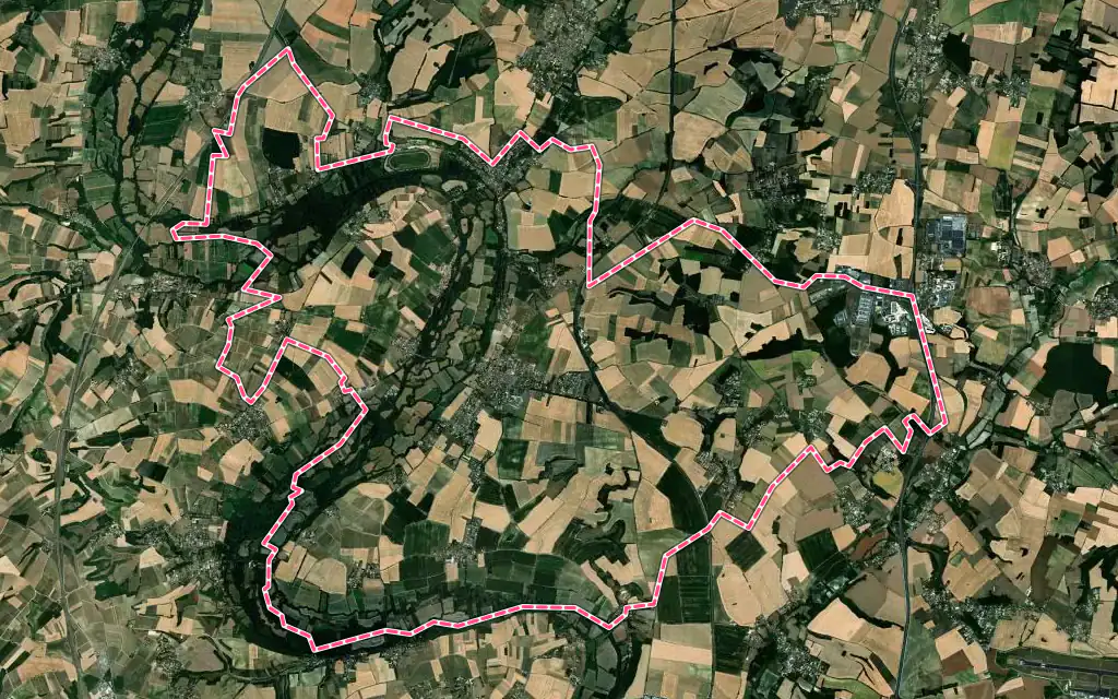 Vue satellite de Montignac-Charente avec ses contours administratifs