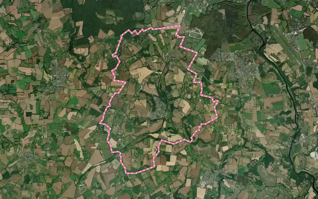 Vue satellite de Montigné-le-Brillant avec ses contours administratifs