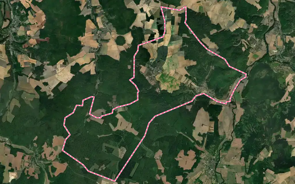 Vue satellite de Montillot avec ses contours administratifs