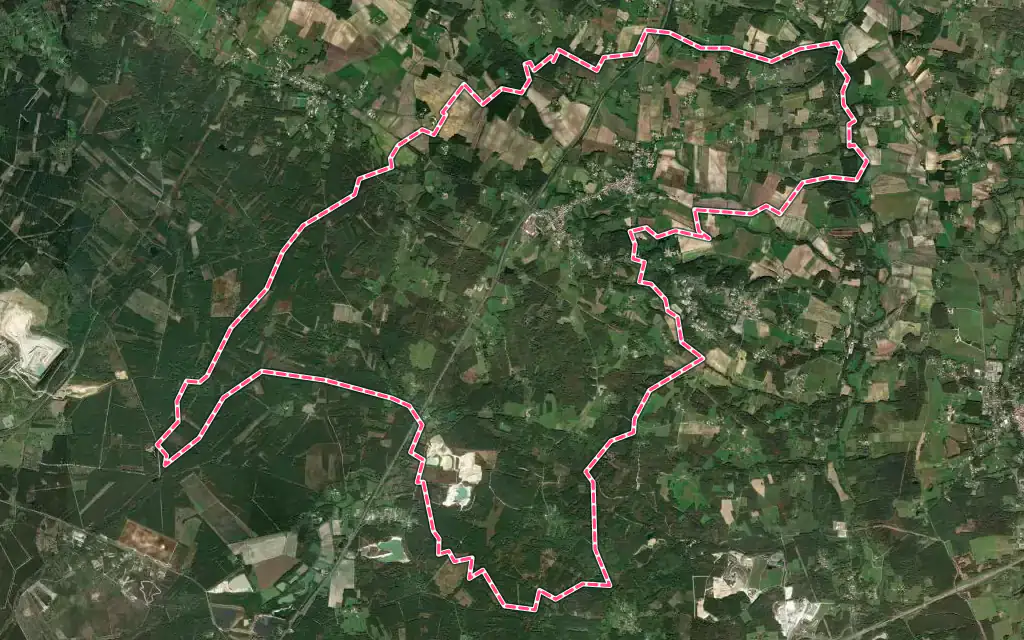 Vue satellite de Montlieu-la-Garde avec ses contours administratifs