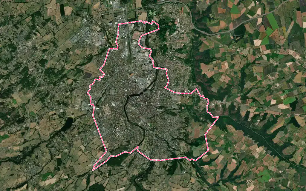 Vue satellite de Montluçon avec ses contours administratifs