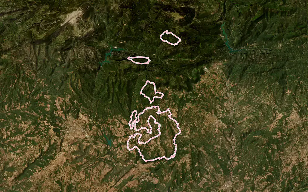 Vista satélite de Montmajor con su contorno administrativo