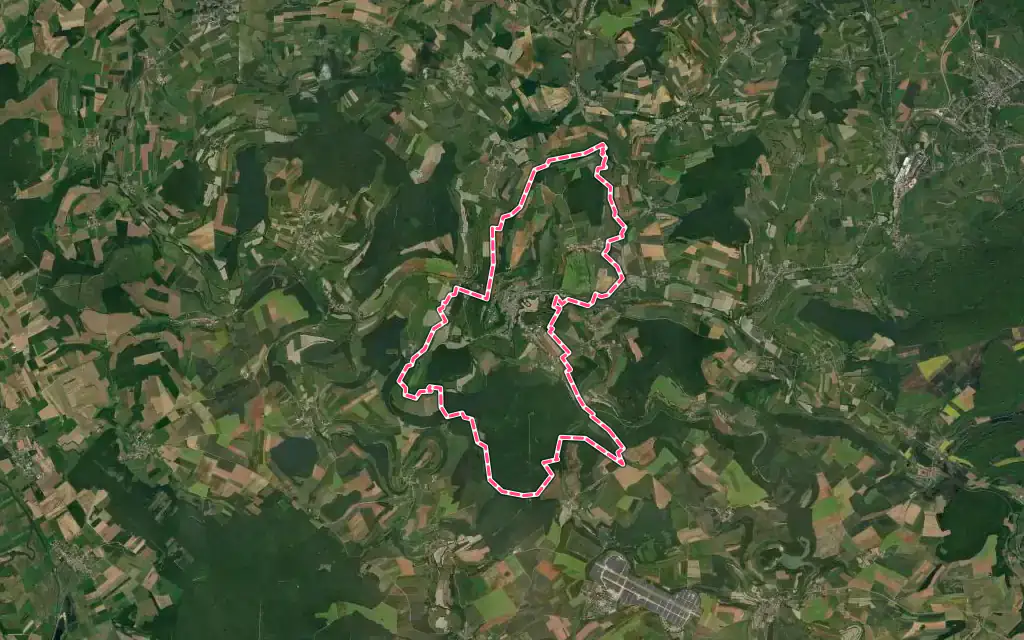 Vue satellite de Montmédy avec ses contours administratifs