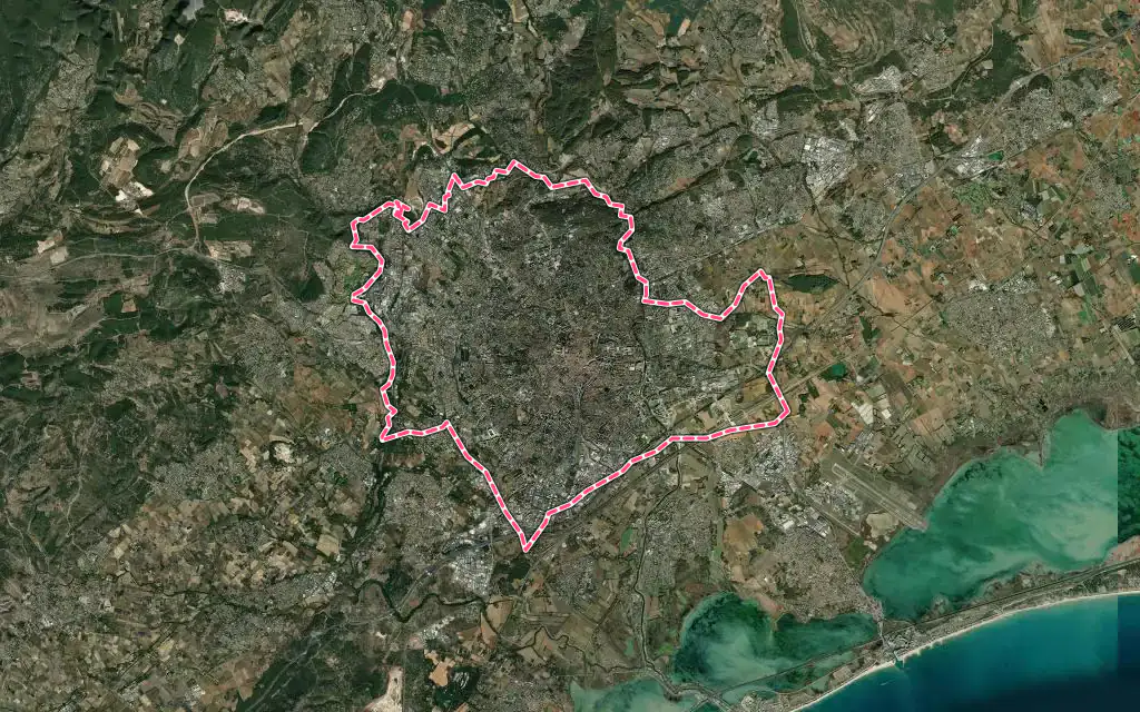 Vue satellite de Montpellier avec ses contours administratifs