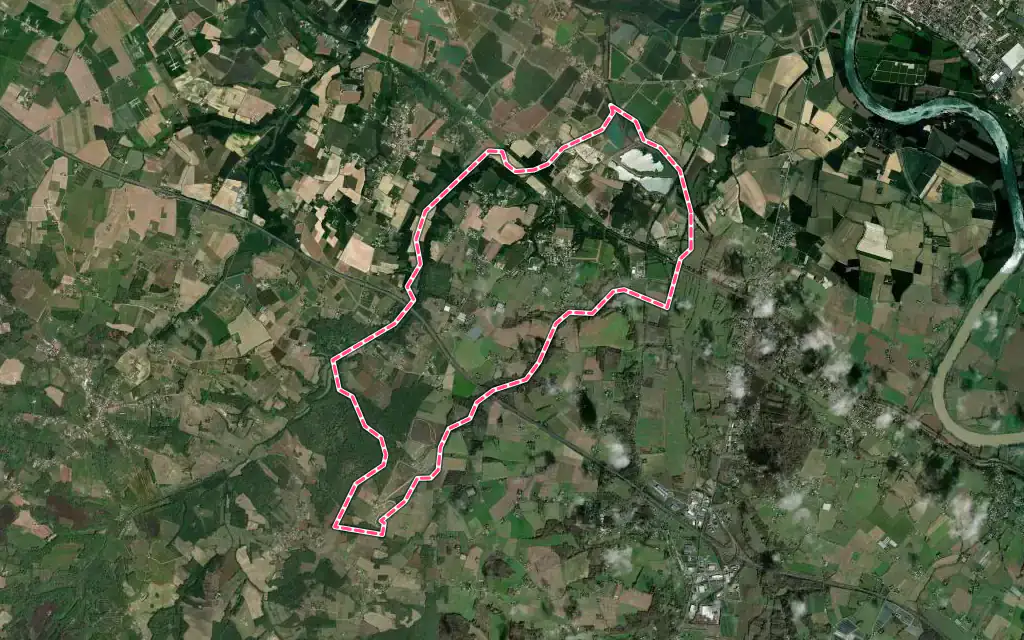 Vue satellite de Montpouillan avec ses contours administratifs