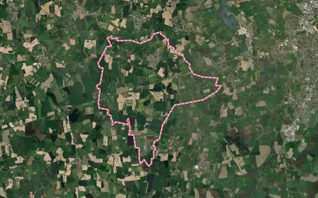 Vue satellite de Montracol avec ses contours administratifs