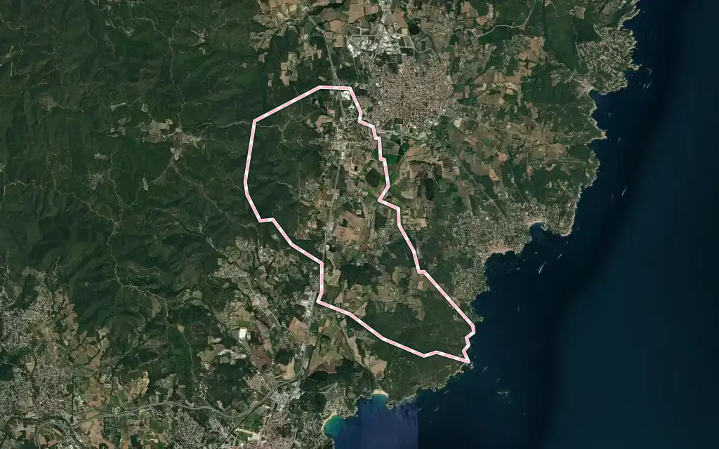 Vista satélite de Mont-ras con su contorno administrativo