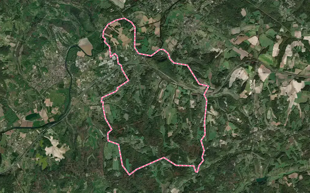 Vue satellite de Montrem avec ses contours administratifs