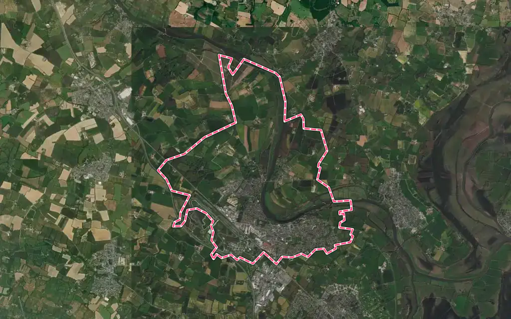 Vue satellite de Montreuil-Juigné avec ses contours administratifs