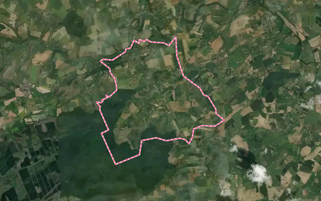 Vue satellite de Montreuil-le-Chétif avec ses contours administratifs