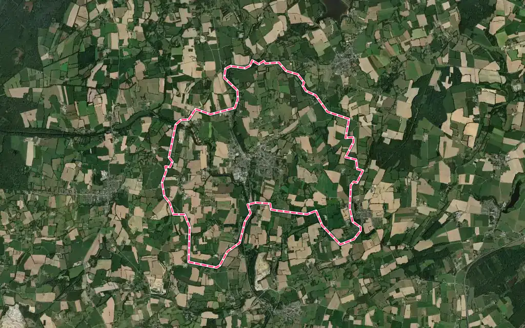 Vue satellite de Montreuil-sur-Ille avec ses contours administratifs