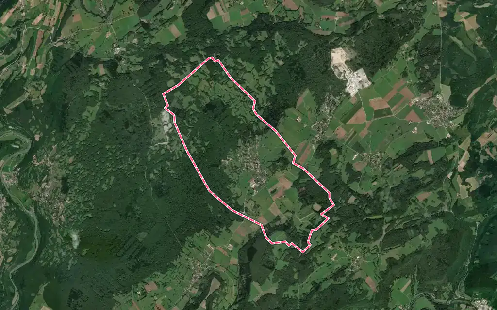Vue satellite de Montrond-le-Château avec ses contours administratifs