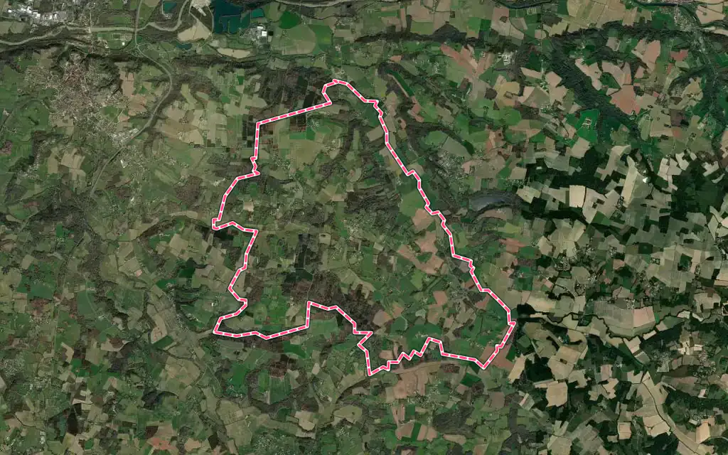 Vue satellite de Montsoué avec ses contours administratifs