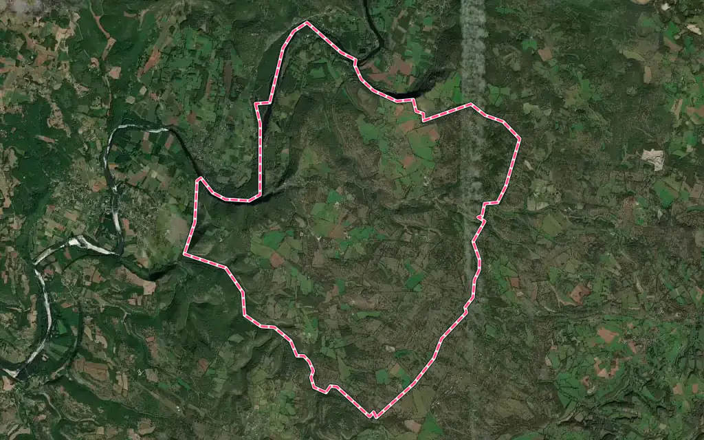 Vue satellite de Montvalent avec ses contours administratifs