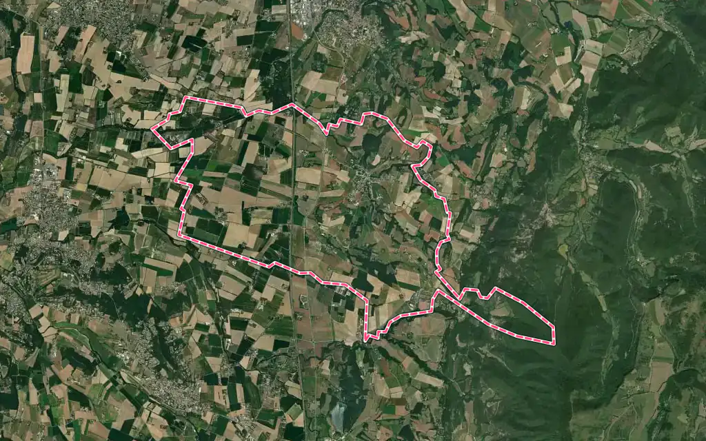Vue satellite de Montvendre avec ses contours administratifs