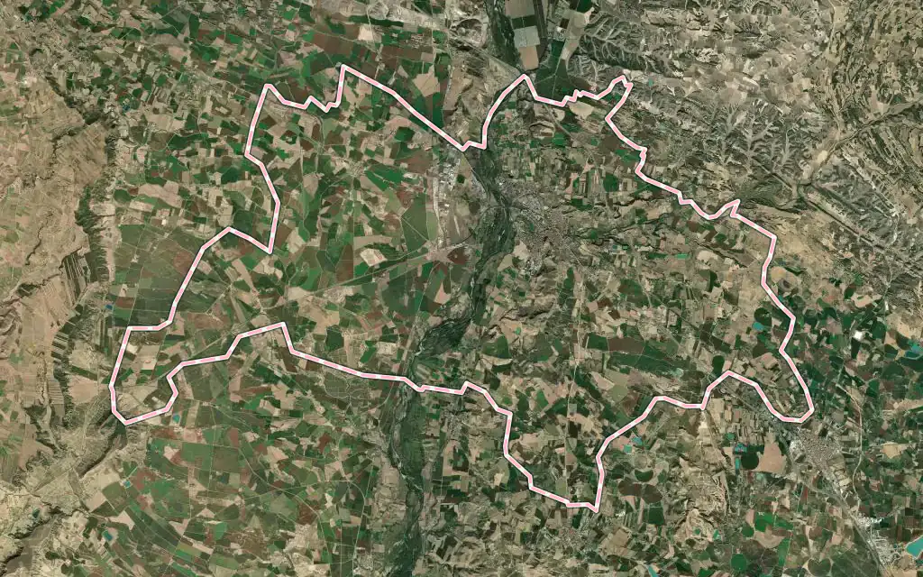 Vista satélite de Monzón con su contorno administrativo