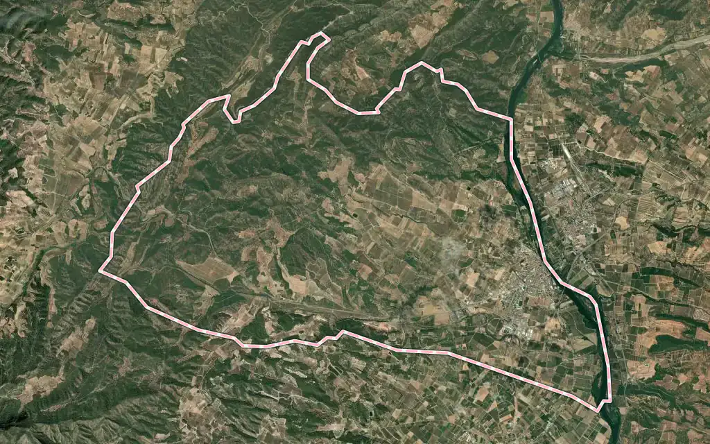 Vista satélite de Móra d'Ebre con su contorno administrativo