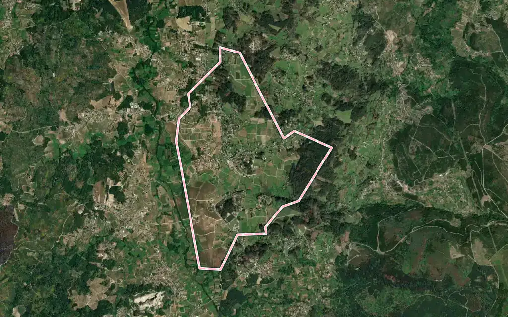 Vista satélite de Moreira con su contorno administrativo