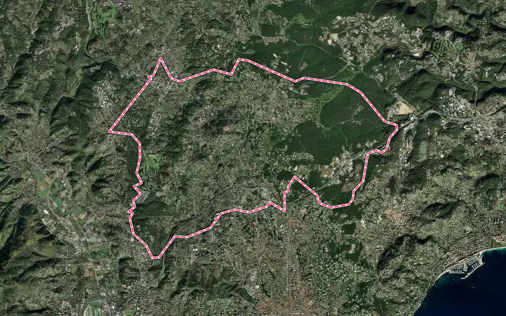 Vue satellite de Mougins avec ses contours administratifs