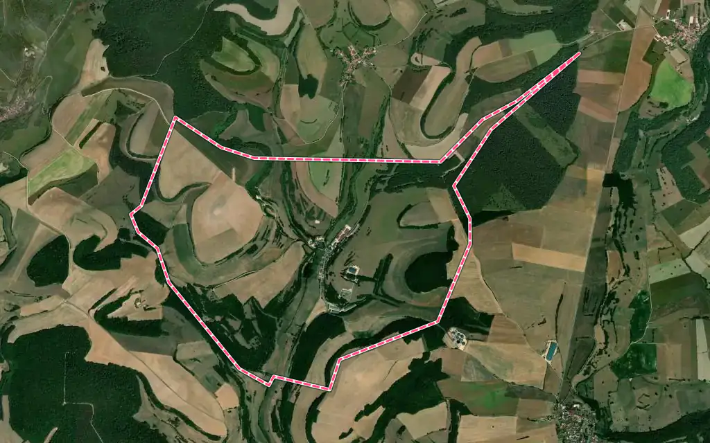 Vue satellite de Mouilleron avec ses contours administratifs