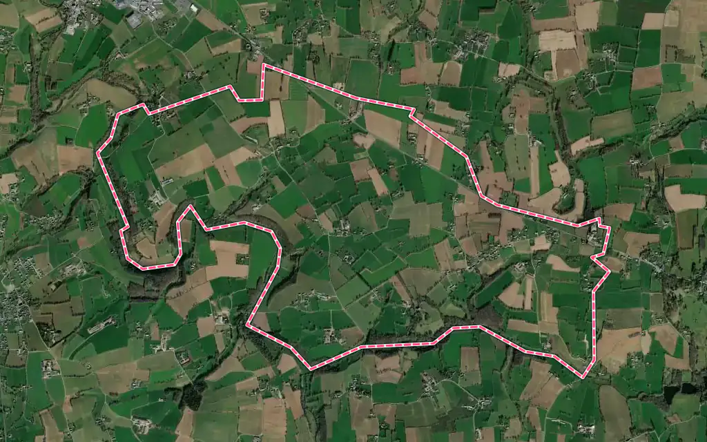 Vue satellite de Moulines avec ses contours administratifs