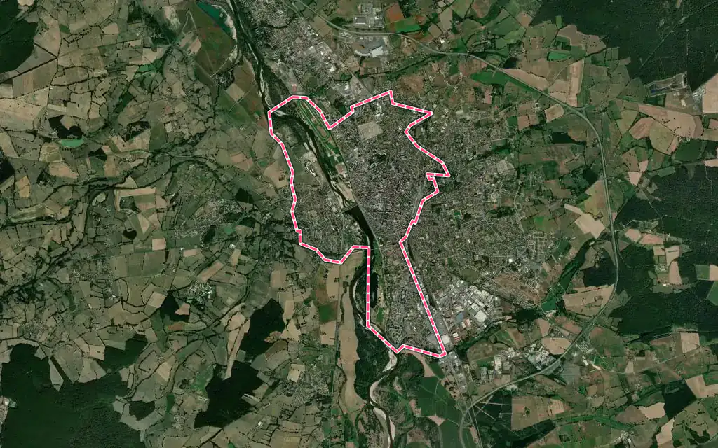 Vue satellite de Moulins avec ses contours administratifs