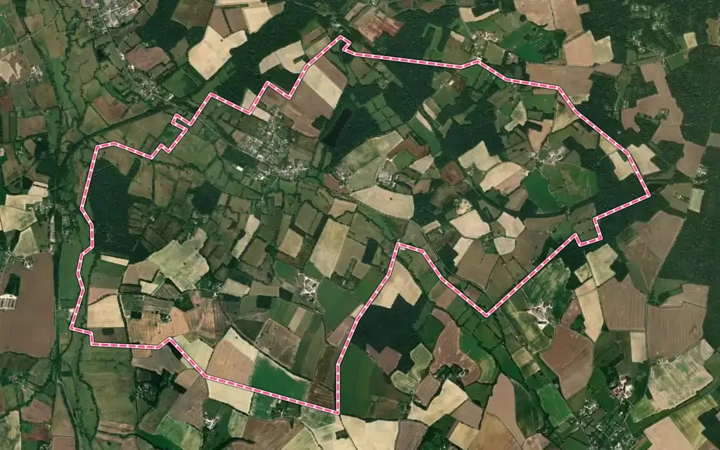 Vue satellite de Moulins-sur-Ouanne avec ses contours administratifs