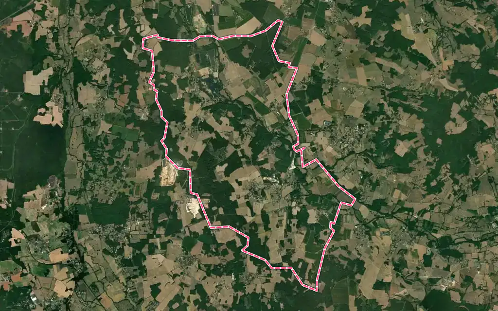 Vue satellite de Moulins-sur-Tardoire avec ses contours administratifs