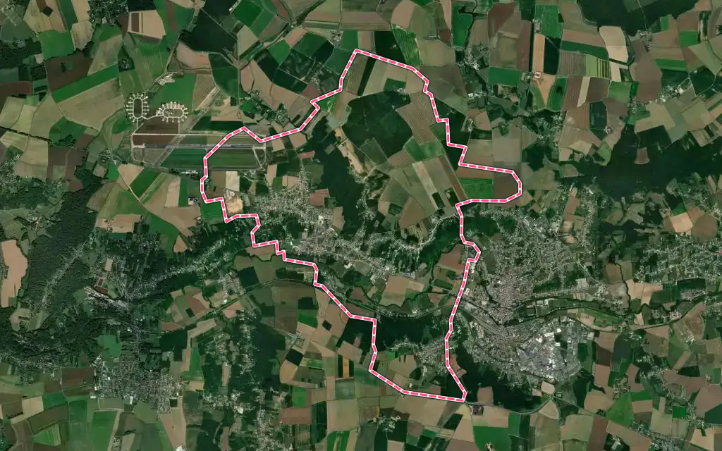 Vue satellite de Mouroux avec ses contours administratifs