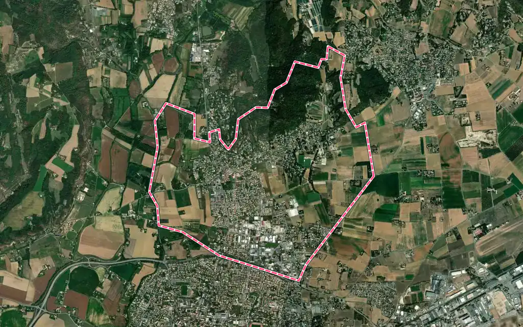 Vue satellite de Mours-Saint-Eusèbe avec ses contours administratifs