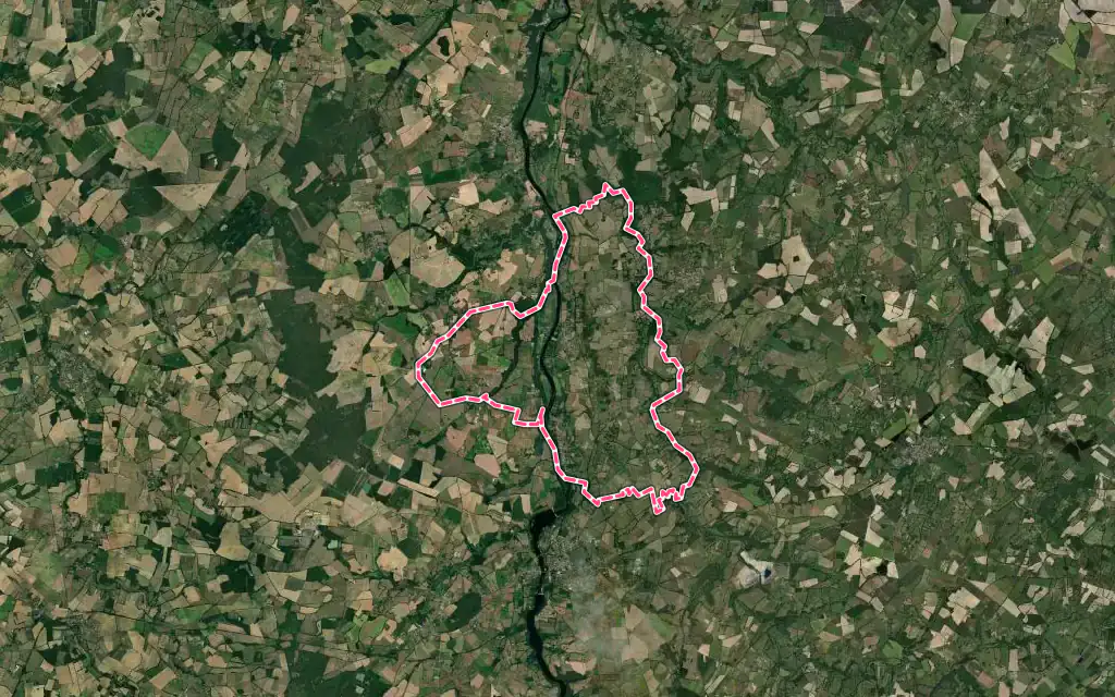 Vue satellite de Moussac avec ses contours administratifs