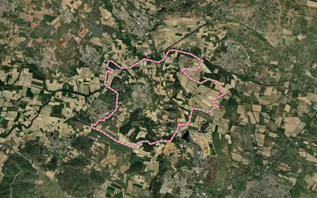 Vue satellite de Moussan avec ses contours administratifs