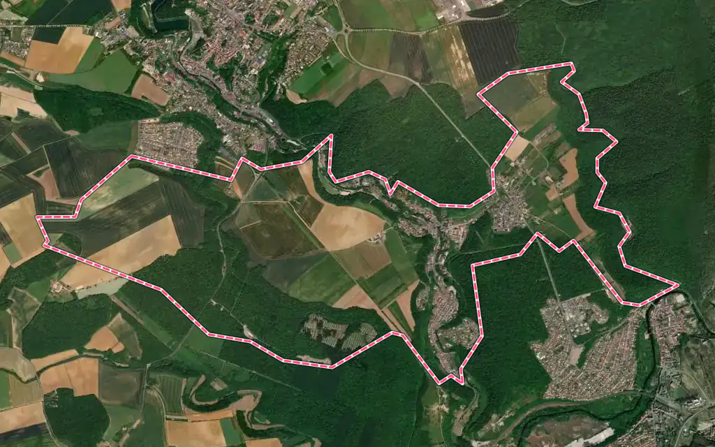 Vue satellite de Moutiers avec ses contours administratifs