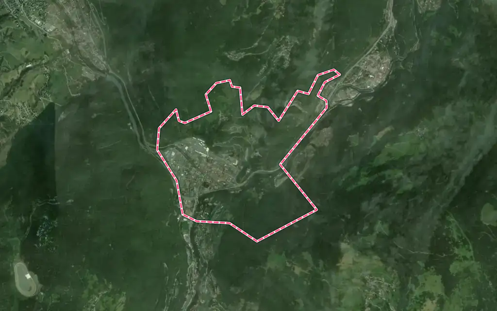 Vue satellite de Moûtiers avec ses contours administratifs
