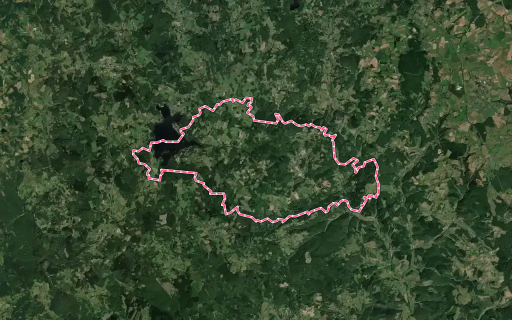 Vue satellite de Moux-en-Morvan avec ses contours administratifs