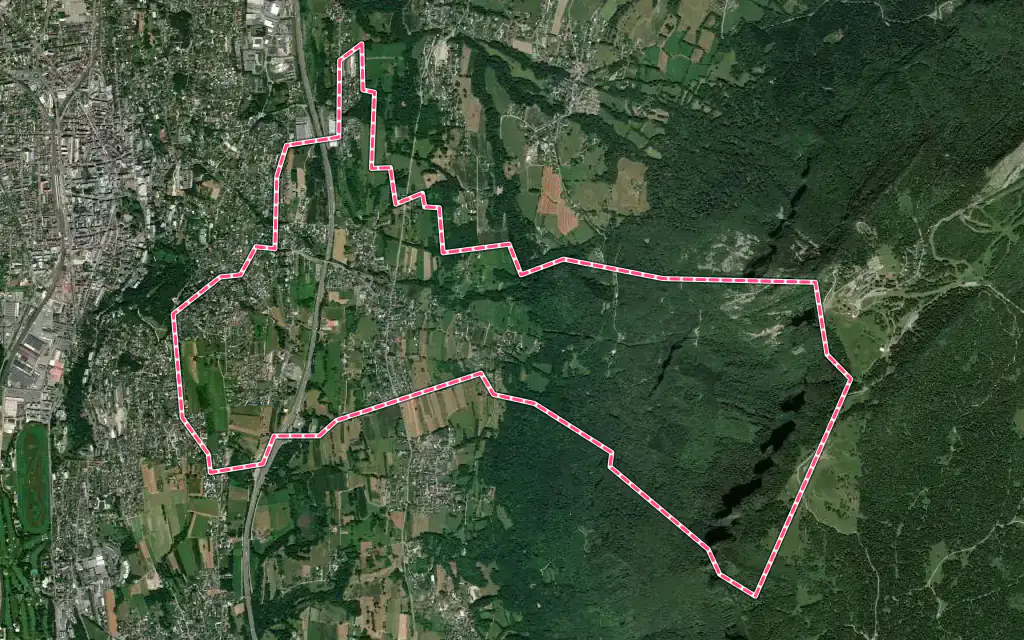 Vue satellite de Mouxy avec ses contours administratifs