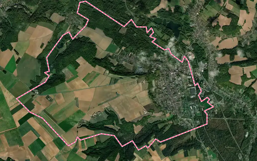 Vue satellite de Mouy avec ses contours administratifs