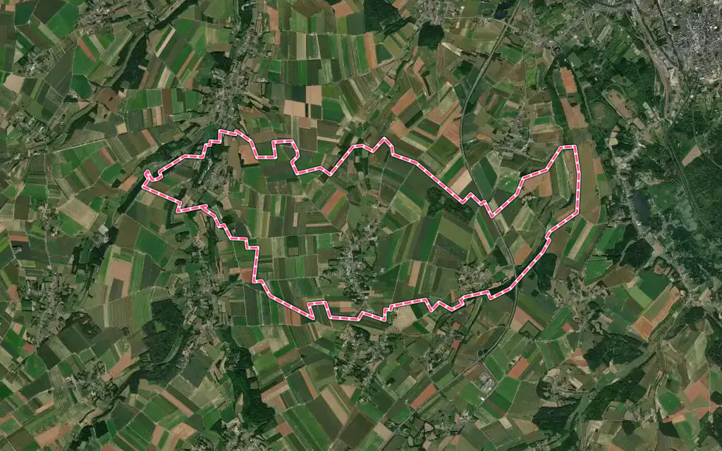 Vue satellite de Moyenneville avec ses contours administratifs