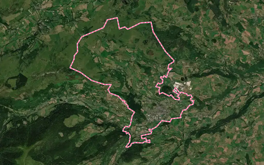 Vue satellite de Murat avec ses contours administratifs