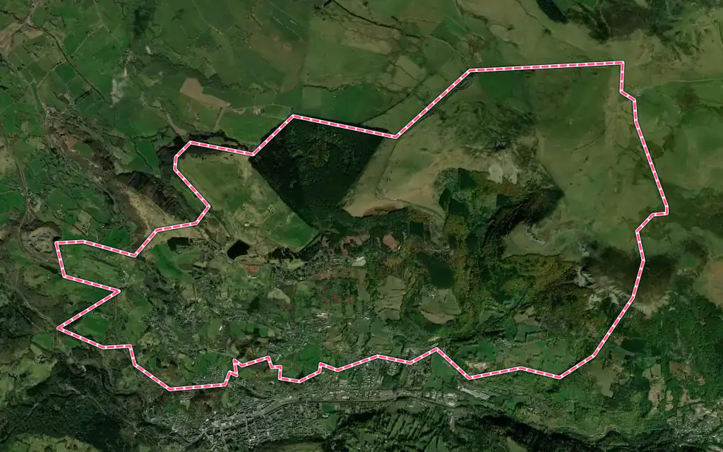 Vue satellite de Murat-le-Quaire avec ses contours administratifs