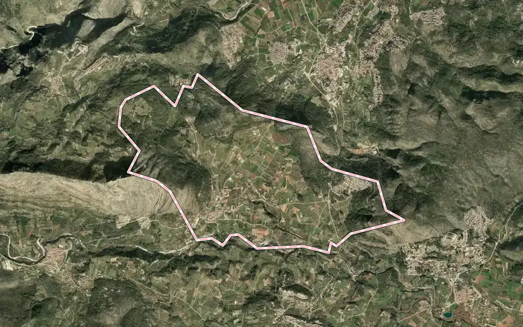 Vista satélite de Murla con su contorno administrativo