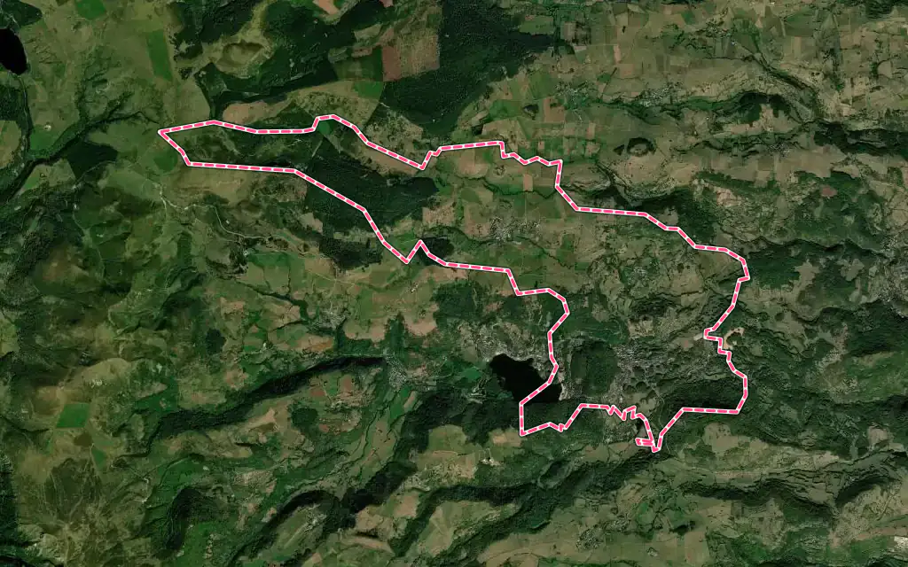 Vue satellite de Murol avec ses contours administratifs