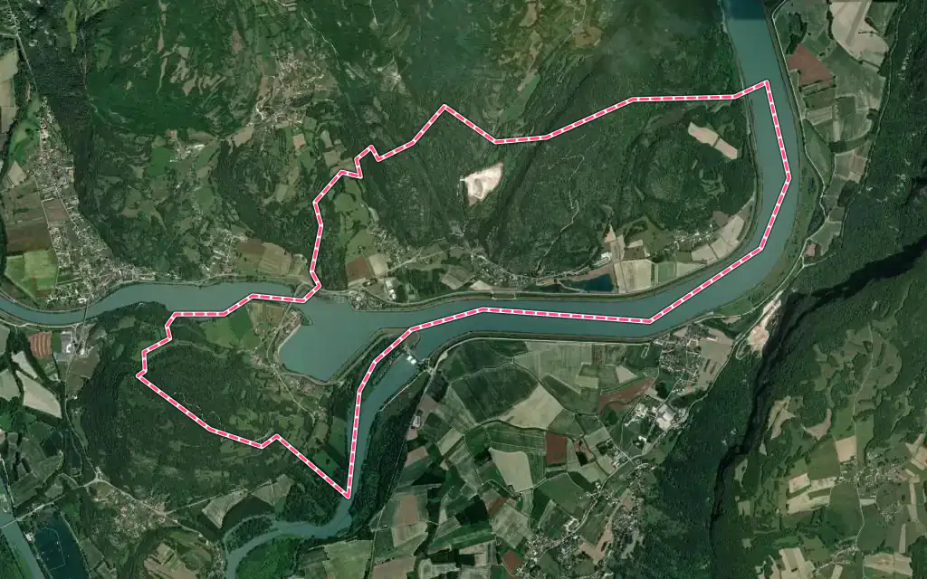 Vue satellite de Murs-et-Gélignieux avec ses contours administratifs